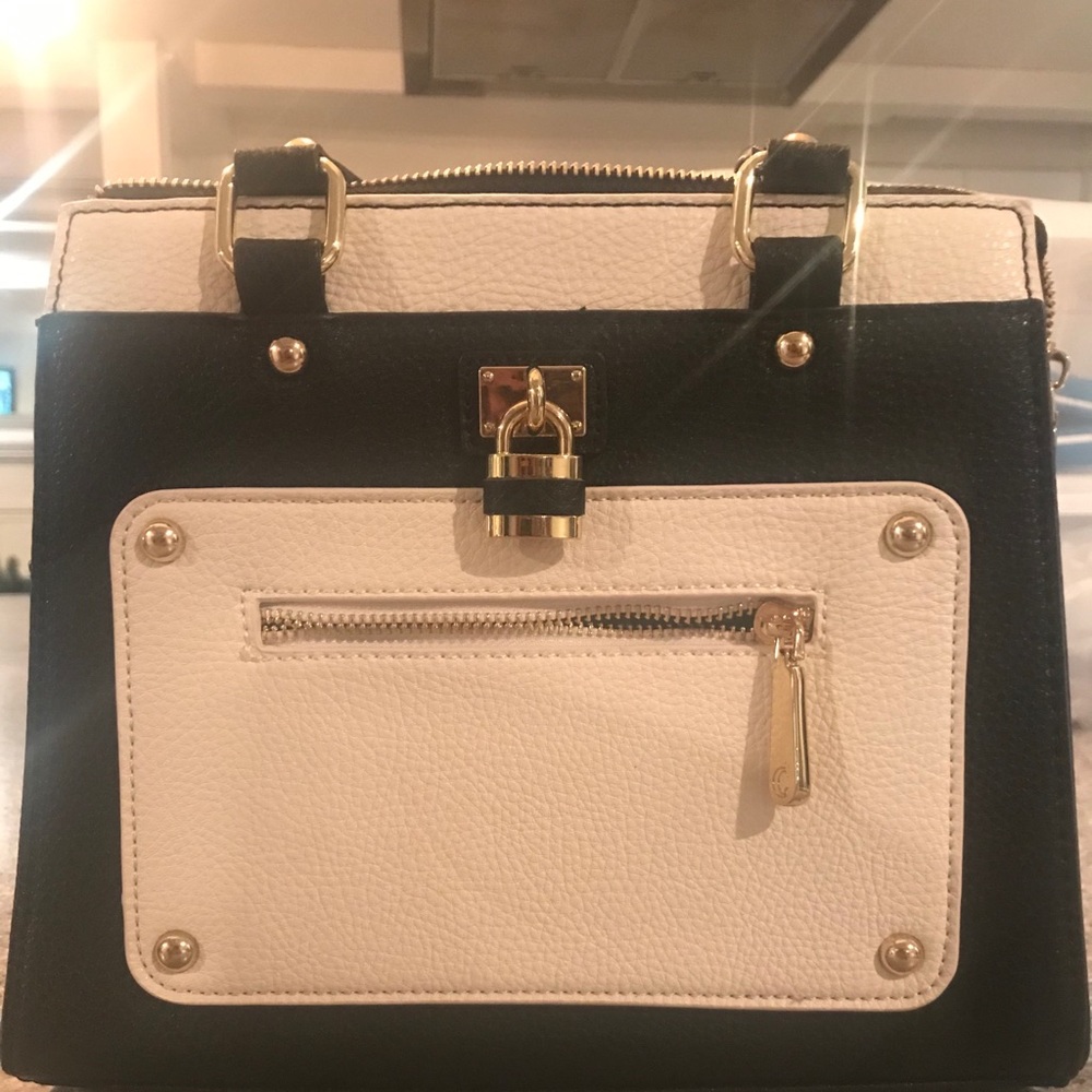 Brand new purse